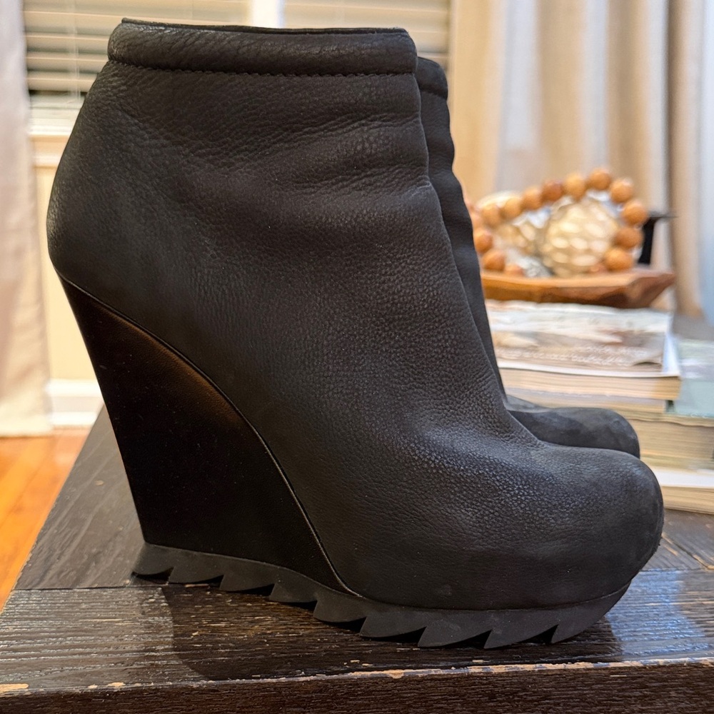 Elegant Black Wedge Ankle Boots